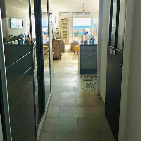 A Apartman *
